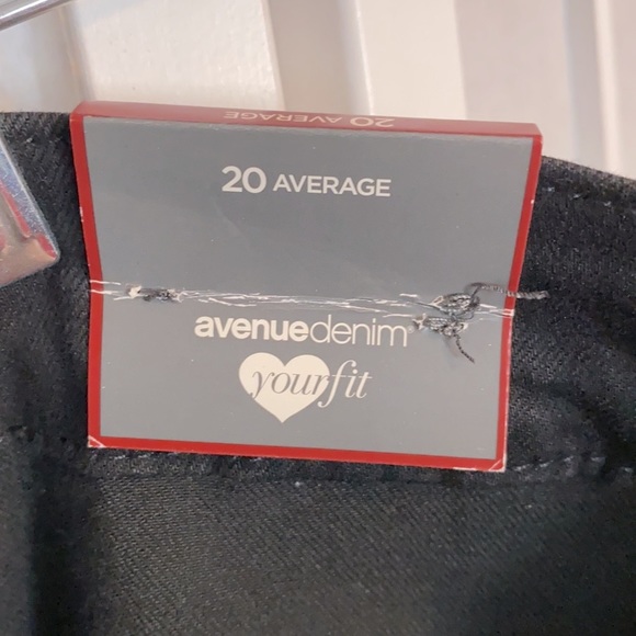 Avenue Capri Stretch Denim with cuff hem New - Picture 6 of 7